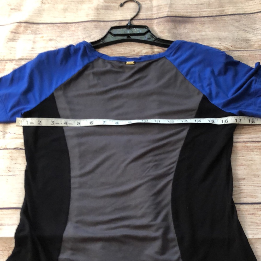 St. John Color Block Top. Size Small. - image 6